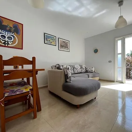 Playa Chica With Terrace 100 M From The Sea Appartamento *