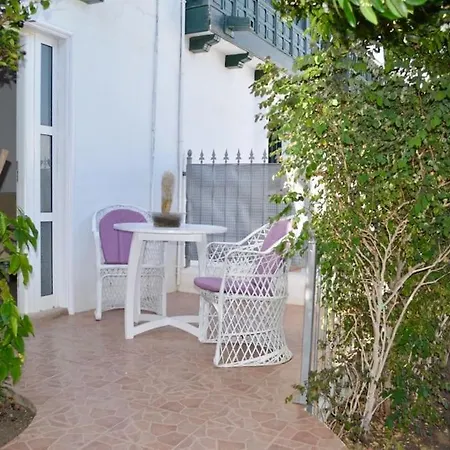 Playa Chica With Terrace 100 M From The Sea Apartment *