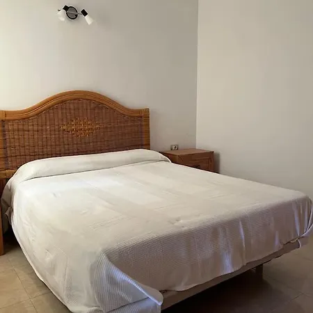 Apartment Playa Chica With Terrace 100 M From The Sea Puerto del Carmen (Lanzarote)